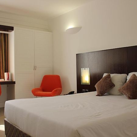Hotel Le Saint Denis Kültér fotó