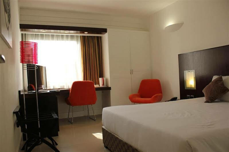 Hotel Le Saint Denis Kültér fotó
